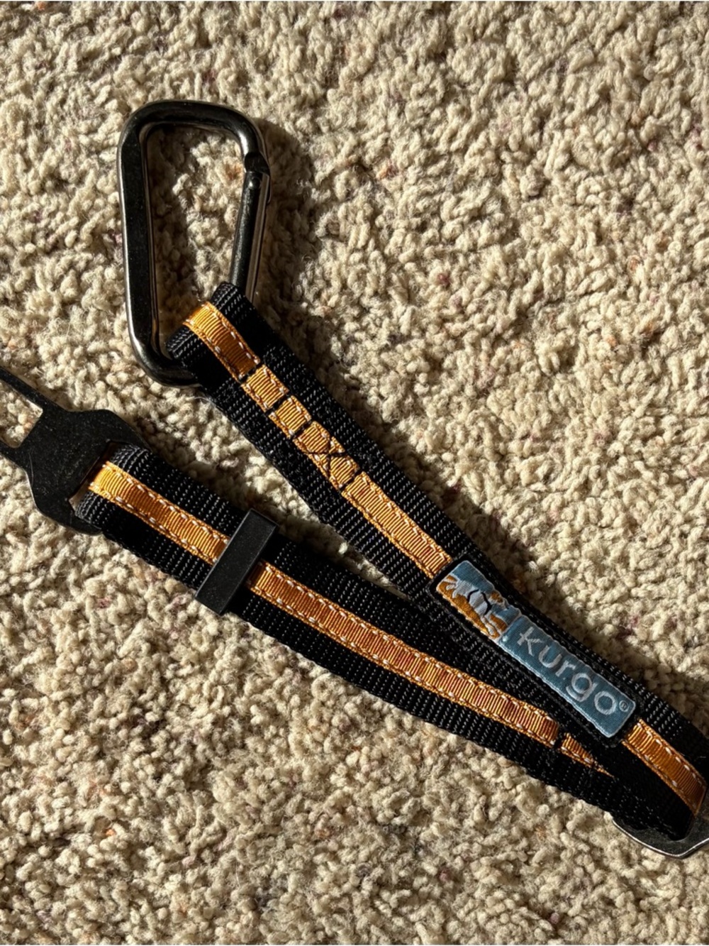 Kurgo Black and Orange Reflective Tether with Metal Clip